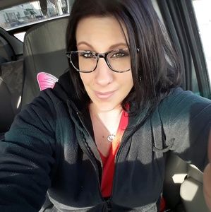 Meet your Posher, Adriane